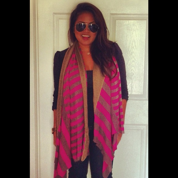 ⛔SOLD⛔ for @debbiehines- Pink/Gold Striped Scarf