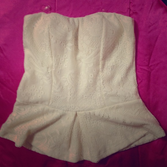 Lace strapless peplum top