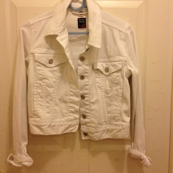 Levi's Jackets & Blazers - ❌ SOLD ❌