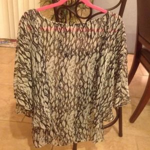 👏Sold👏$10 loose top