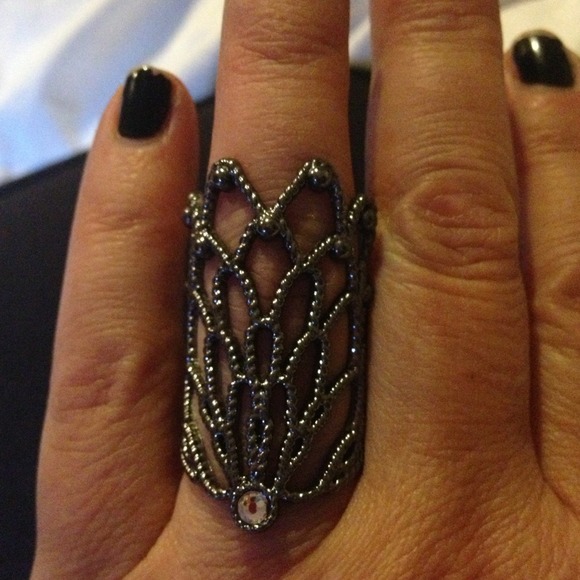 BCBG ring Perfect condition!  New - Picture 3 of 4