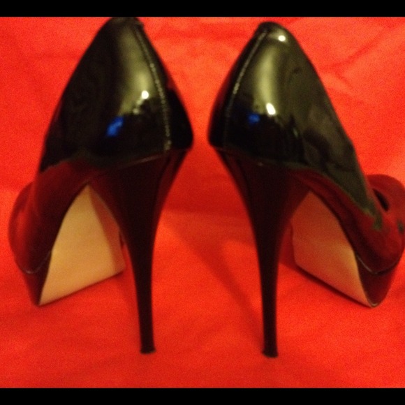 🔴SOLD🔴✨Steve Madden Black patent leather pumps✨ - Picture 4 of 4