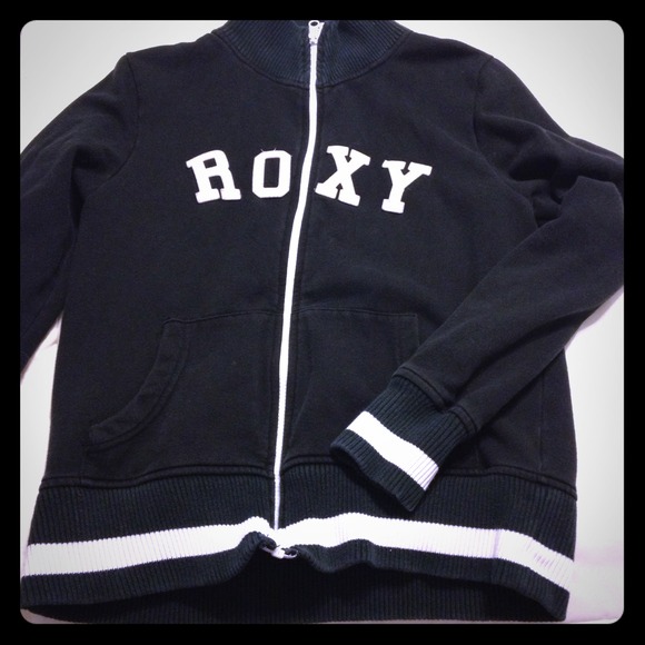 roxy sweater and bow necklace bundle