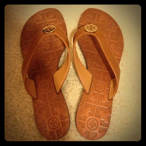 *** sold **** Authentic Tory Burch flip flop