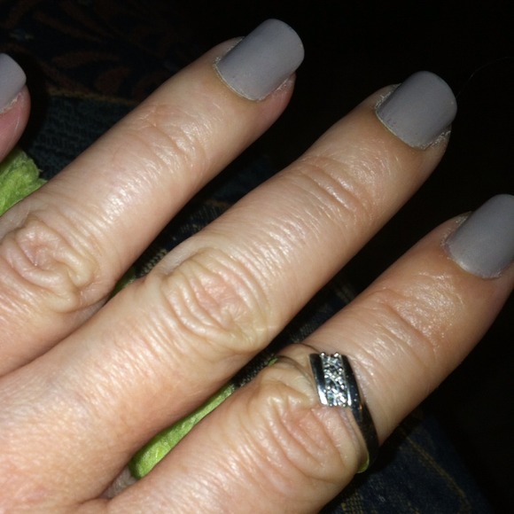 White gold ring with 3 diamonds (firm price)