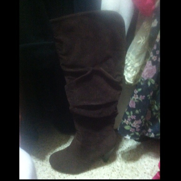 Brown suede heel boots