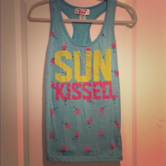 Never been worn cute razorback top!