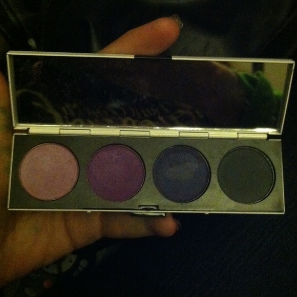 HEY MAC LOVERS Betty & Veronica Archie MAC line! - Picture 2 of 3