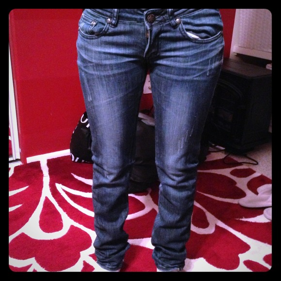 Cute denim jeans never worn!