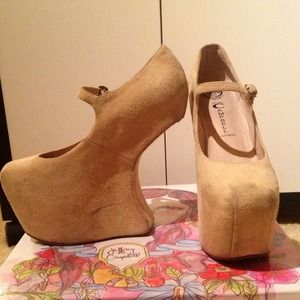 Jeffrey Campbell's night walkers