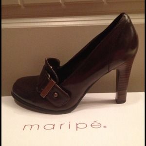 Worn only 3 times. Size 6.5