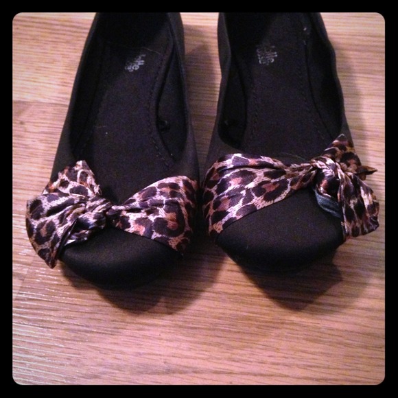 Leopard bow flats