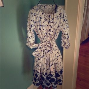 Quarter length sleeve dress