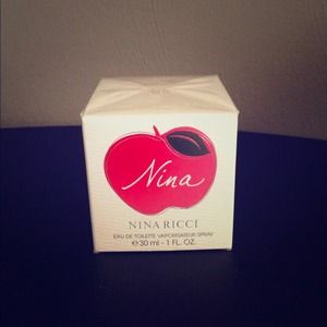 Nina Ricci Perfume