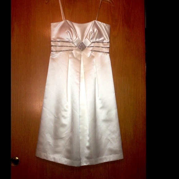 was $40 ✂PRICE✂ ❤BCBG PARIS Cocktail dress