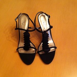 Save 10% Off snazzy black strappy sandal heels