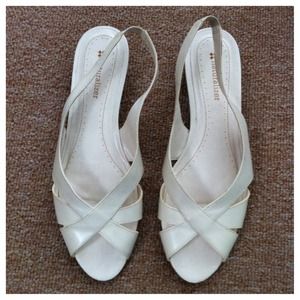 NATURALIZER white peep toe sling back