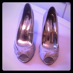 Silver sparkle dress shoe