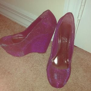 Sparkly purple rouge heels