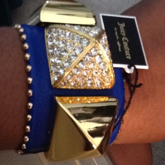 Gorgeous juicy couture bracelet.
