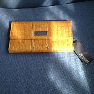 Kenneth Cole Reaction clutch