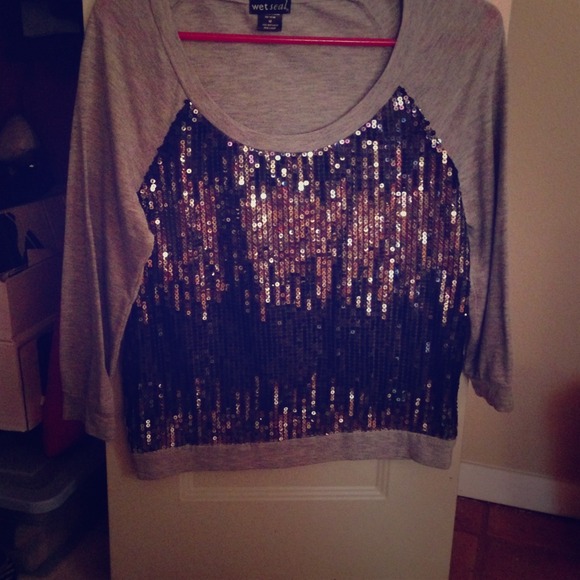 ✨Sequin Covered Slouchy Pullover Top