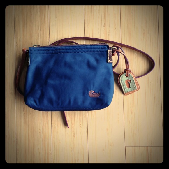 Dooney & Bourke cross body bag