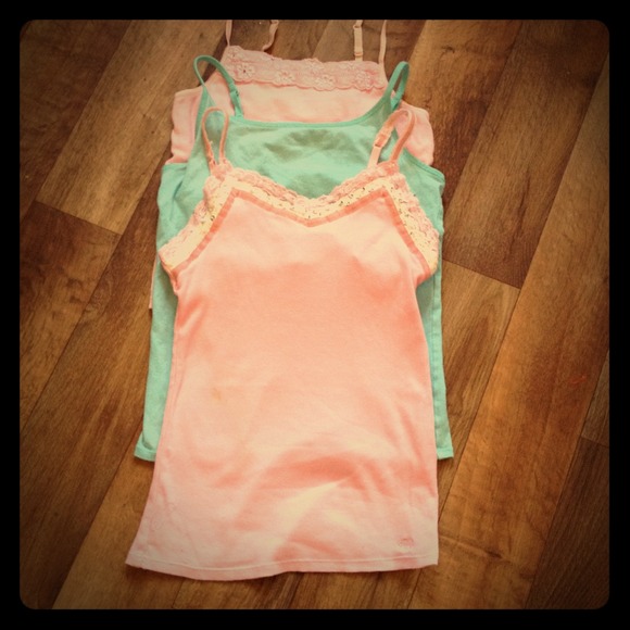 -SOLD-5 cami w/ built in bra - Picture 1 of 4
