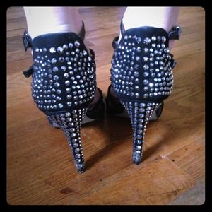 REDUCED Bundle Black studded heels&black clutch