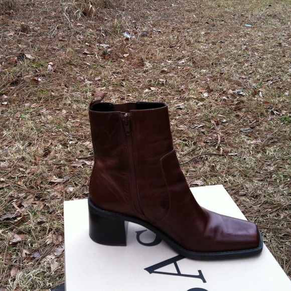 Bass ankle boot