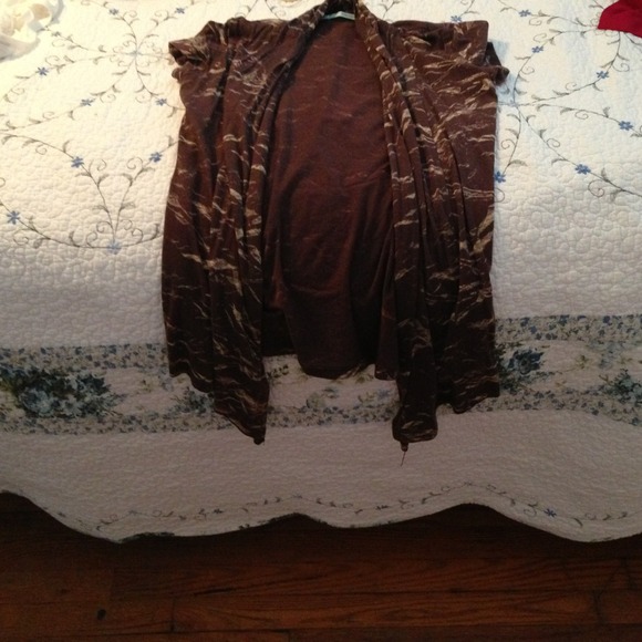 Maurice's shirt