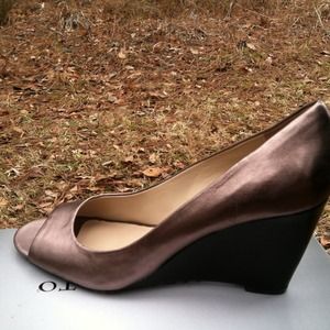 Franco Sarto peep toe wedge
