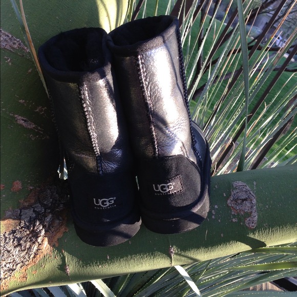 💥SOLD💥 Classic glitter UGGs - Picture 3 of 3