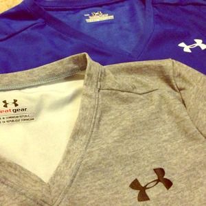 💢SOLD💢Underarmor Heatgear work out shirts