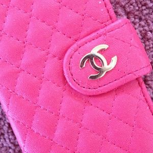 CHANEL CLASSIC RED iPhone 4/S Wallet  Case