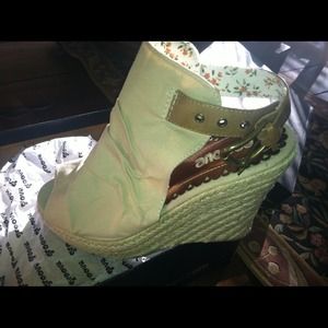 Wedges new with out tags in box..