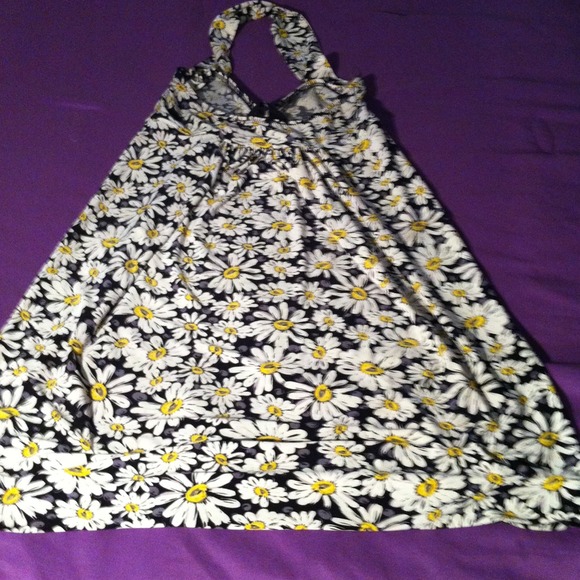 Dress - Picture 2 of 4