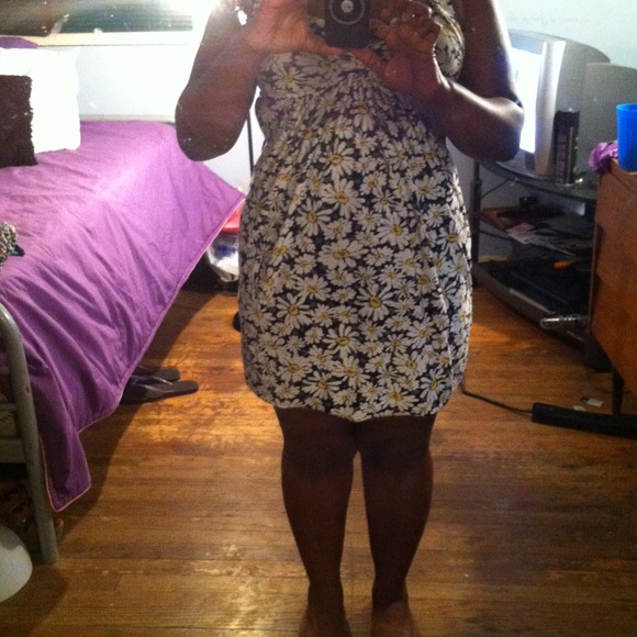 Dress - Picture 3 of 4