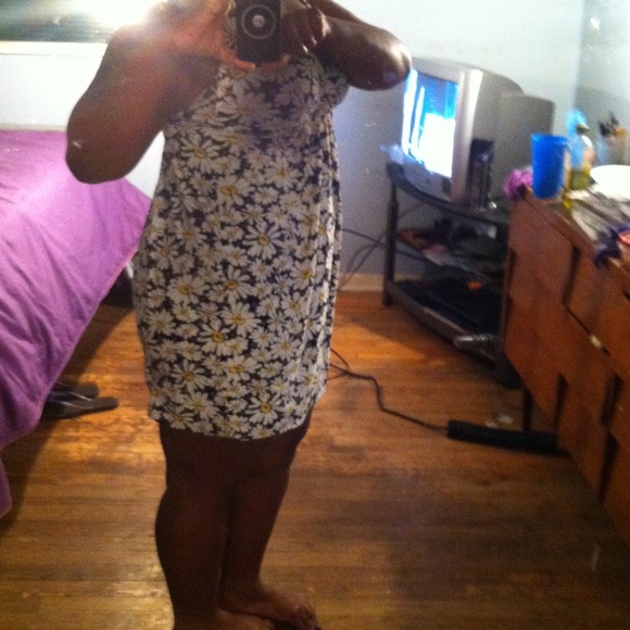 Dress - Picture 4 of 4