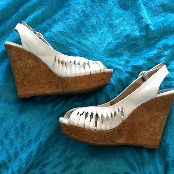 White wedges