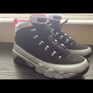 RARE ! RETRO AIR JORDAN KILROYS 👍