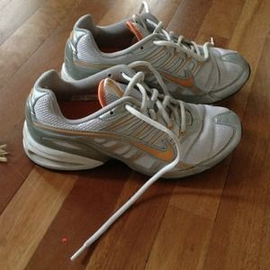 Nike max air running shoes