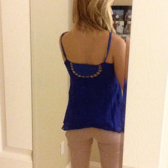 Silky blue cut out tank - Picture 2 of 4