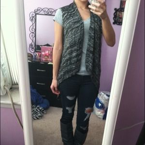 HI-LOW Black and White marble vest