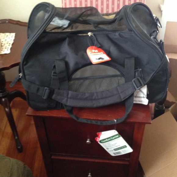 Dog carrier NWT