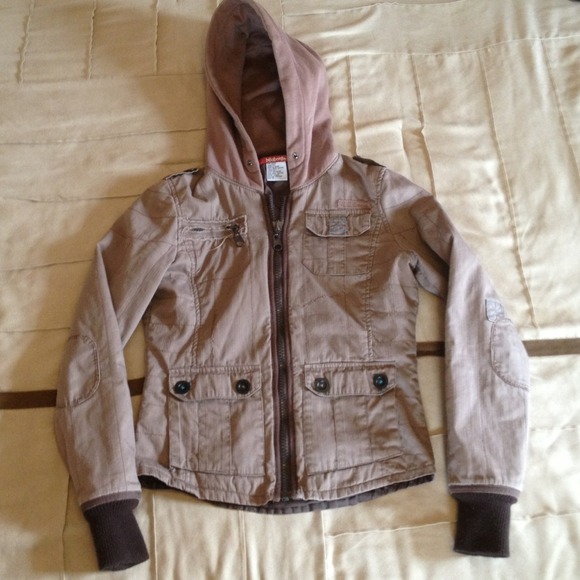 Billabong light brown jacket. Very good condition!