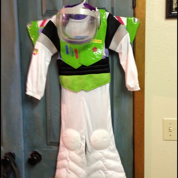Reserved Buzz Lightyear costume. Size 4