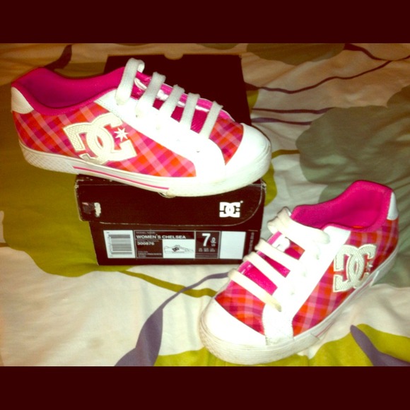 Women's DC size 7.0 shoe