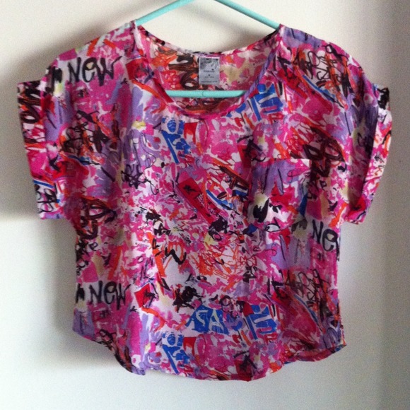 Cute printed  top - Picture 1 of 3