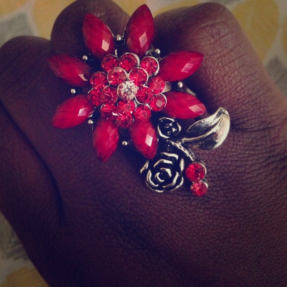 ...Red flower adjustable ring - Picture 1 of 1